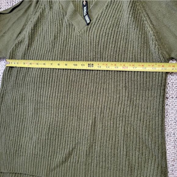 Moral fiber sweater - Picture 4 of 12